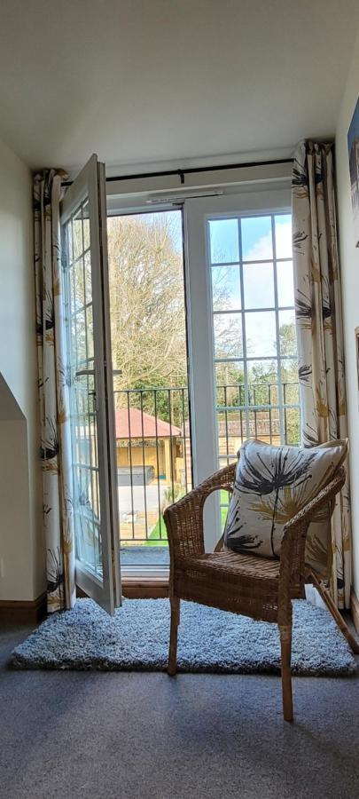 Ha'Penny Acre Bed & Breakfast Sherfield English Exterior photo
