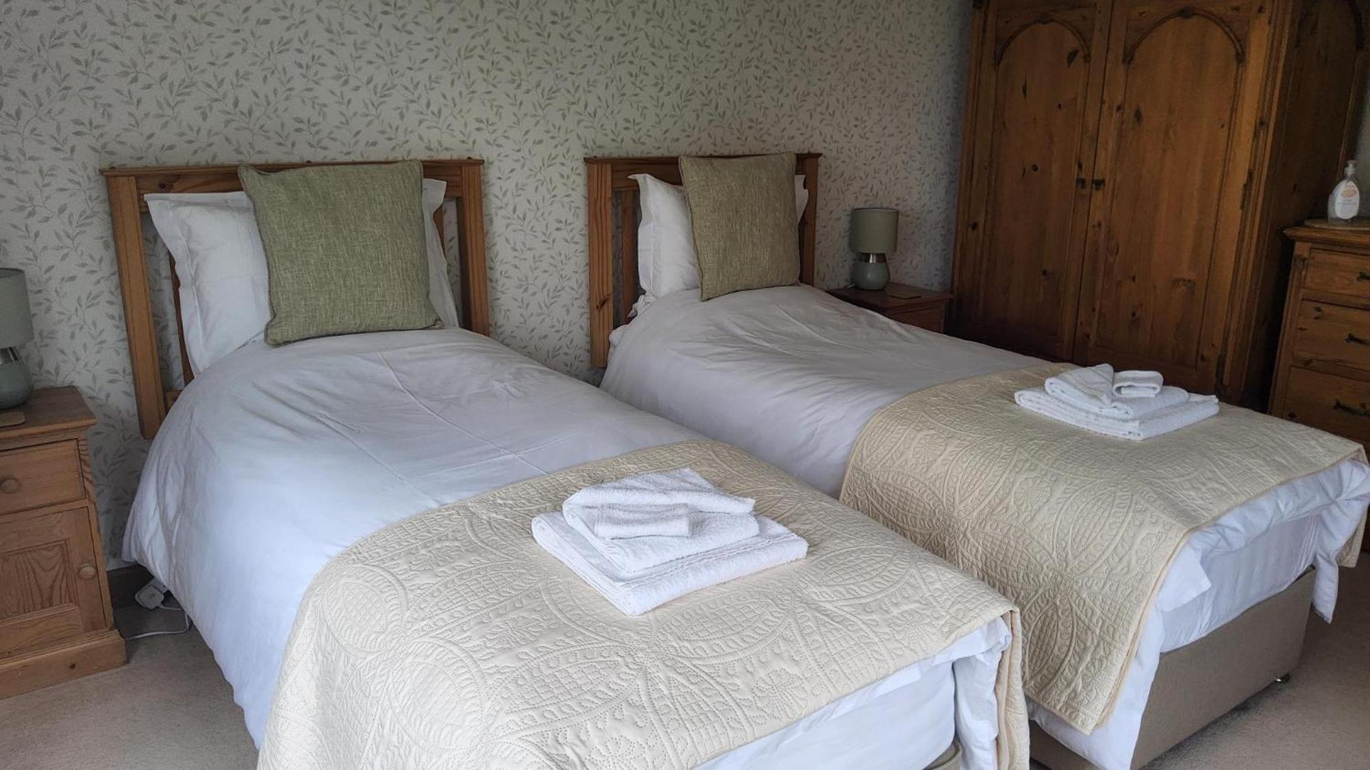 Ha'Penny Acre Bed & Breakfast Sherfield English Exterior photo