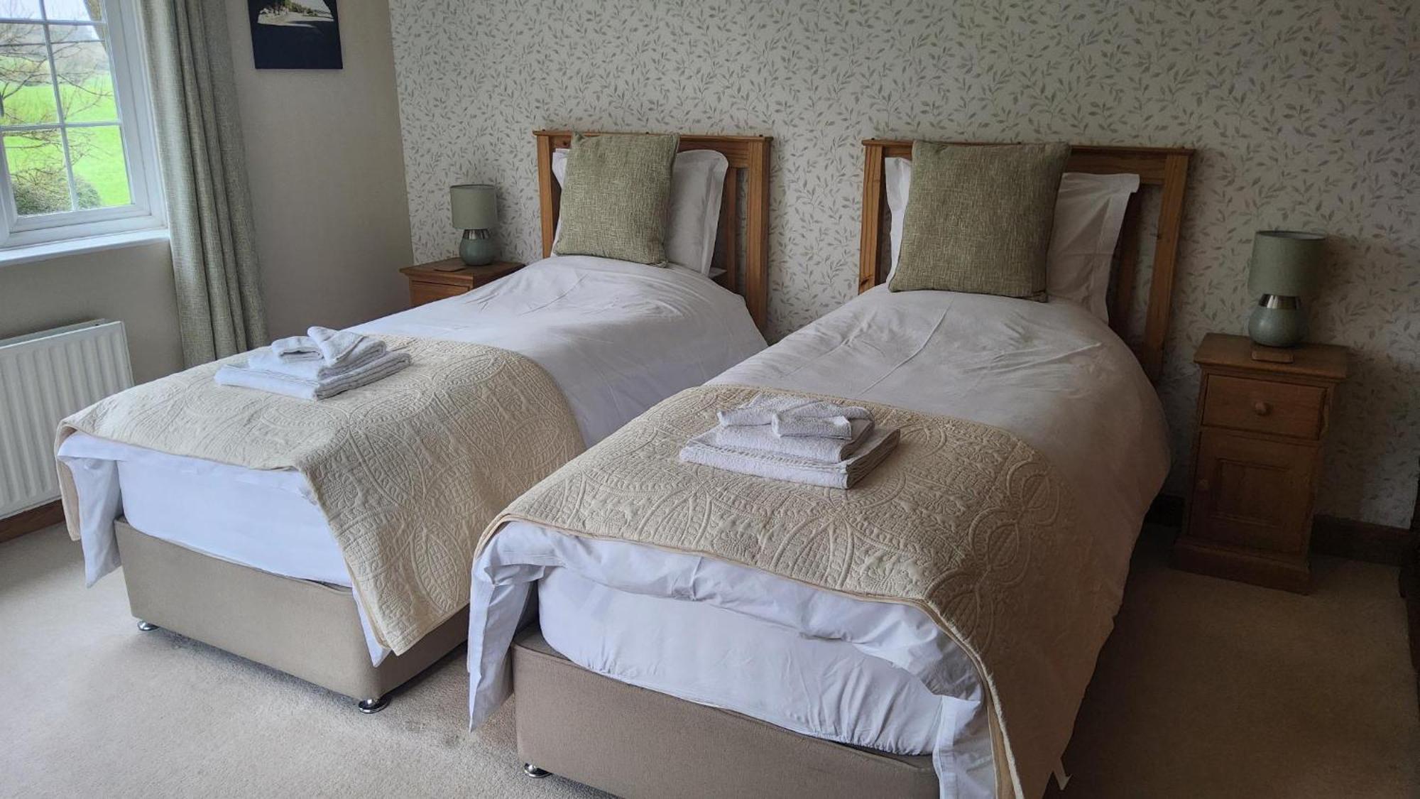Ha'Penny Acre Bed & Breakfast Sherfield English Exterior photo