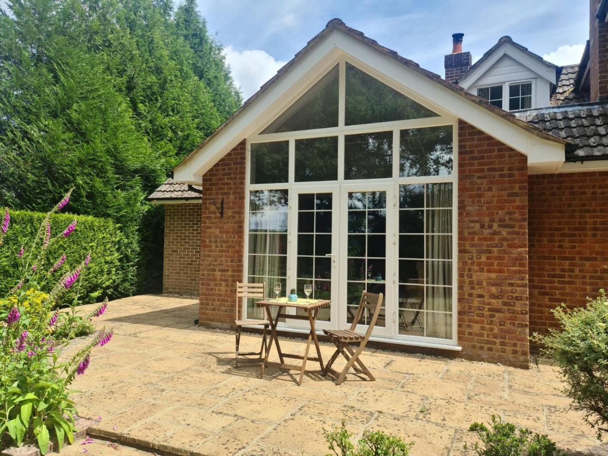 Ha'Penny Acre Bed & Breakfast Sherfield English Exterior photo